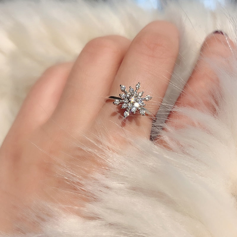Snowflake Spin Ring